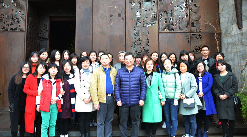 華新工會(huì)組織全公司女員工慶祝“三·八婦女節(jié)”活動(dòng)