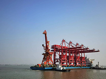 黨員突擊隊保交付丨4臺卸船機(jī)發(fā)運(yùn)印尼賓坦